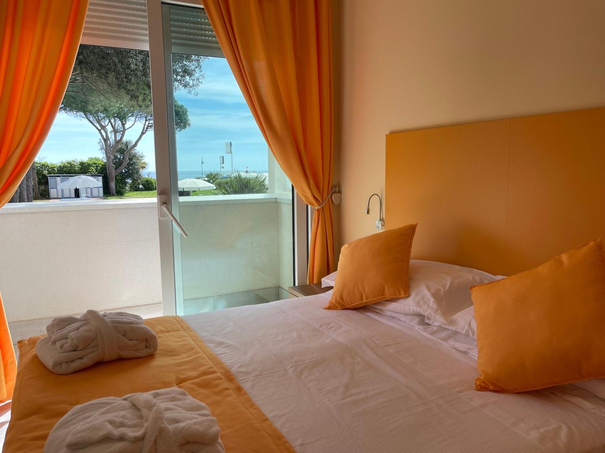 Capo Circeo Beach Resort Spa Fronte Mare Сан-Феліче-Чирчео Екстер'єр фото