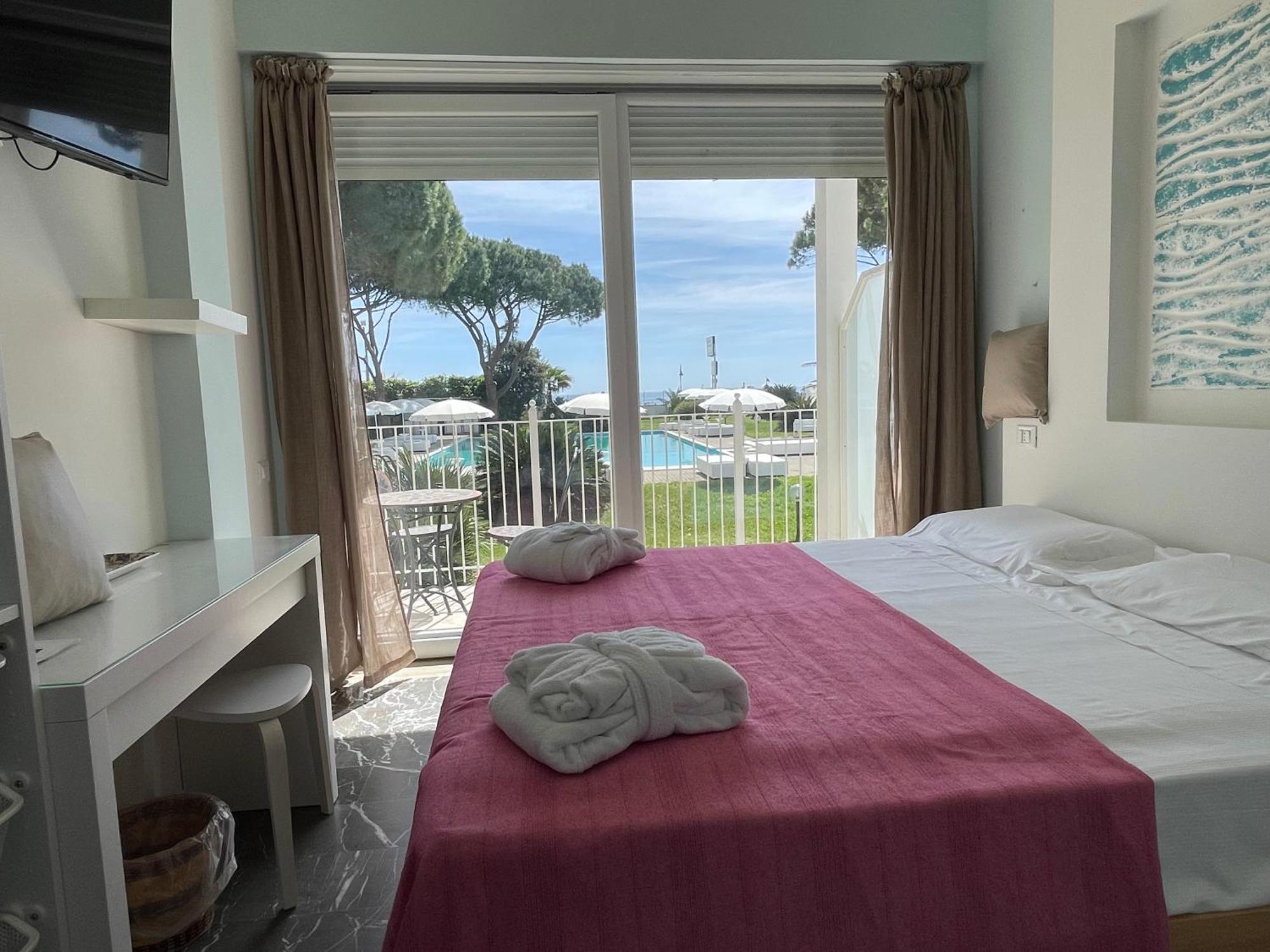 Capo Circeo Beach Resort Spa Fronte Mare Сан-Феліче-Чирчео Екстер'єр фото